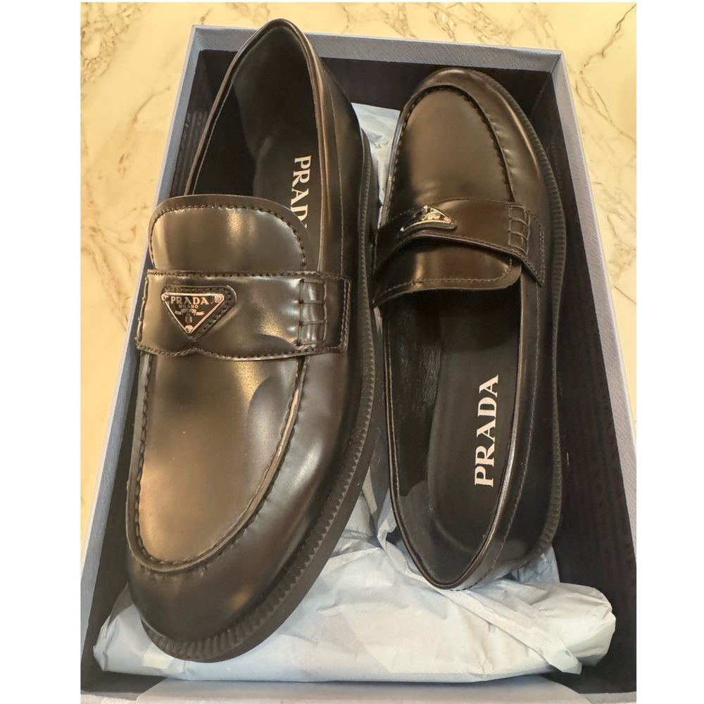 PRADA LOAFERS size 37.5 BRAND NEW IN BOX
